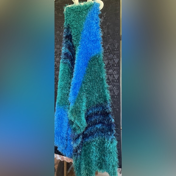 Soft snuggly wrap or scarf. - Picture 2 of 3